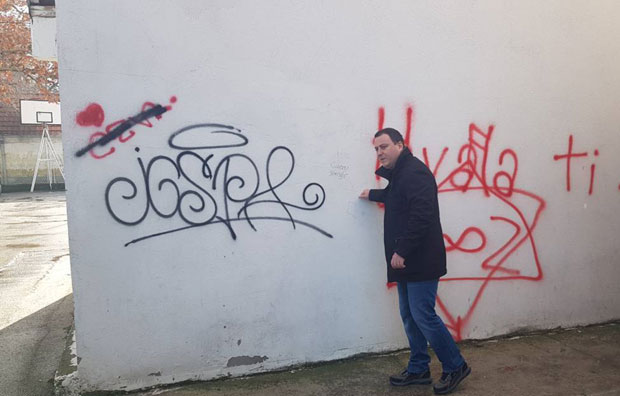 Обреновац: Уклоњени сви симболи секте